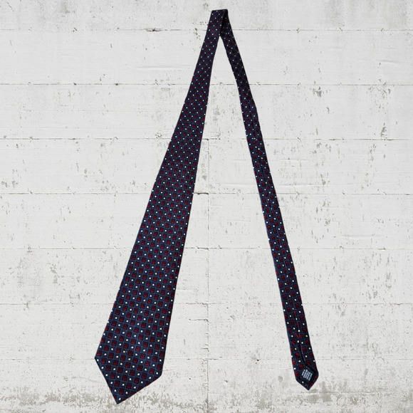 1990s Vintage Geoffrey Beene Silk Tie Red Gray Geometric Square Pattern 4" Wide - Picture 2 of 5